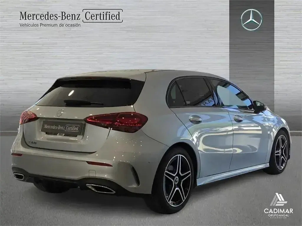 Usado Mercedes A180 136 CV (100 kW) 2025 Plata hightech Berlina