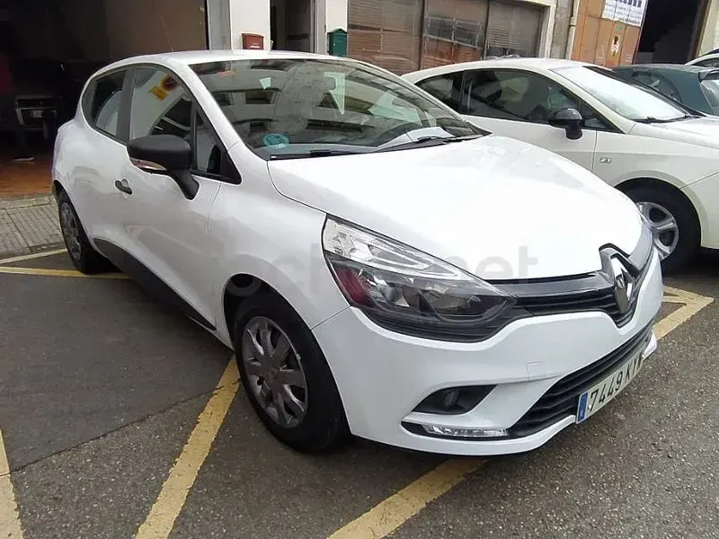 Usado Renault Clio IV Business 75 CV (55 kW) 2019 Blanco Berlina