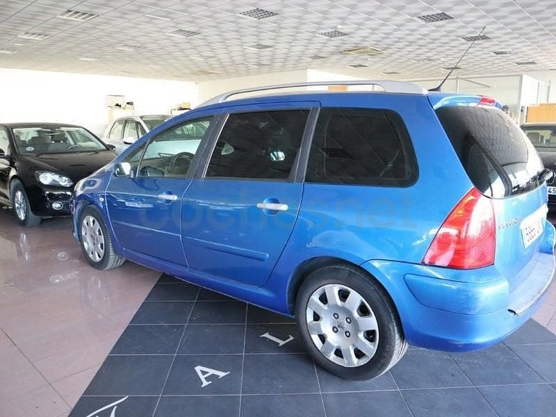 Usado Peugeot 307 110 CV (80 kW) 2007 Azul Familiar