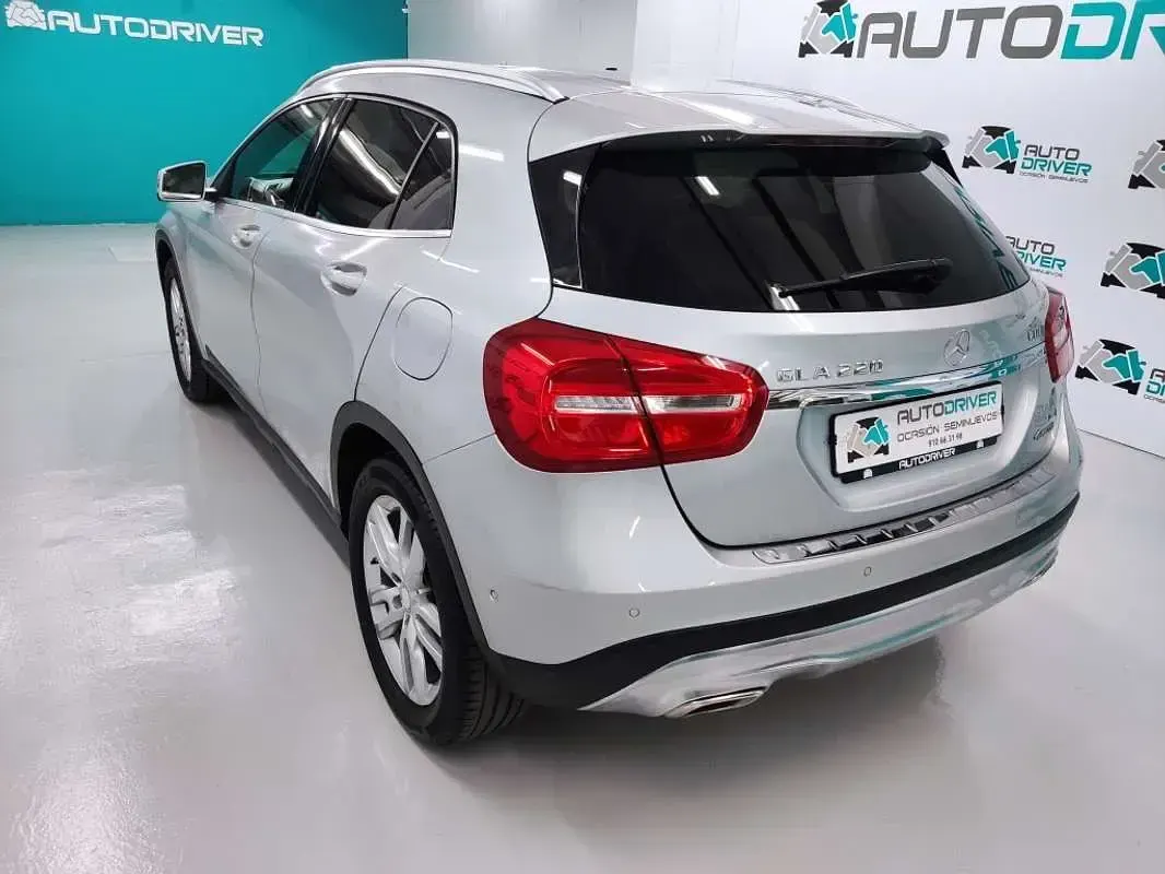 Usado Mercedes GLA220 Urban 170 CV (125 kW) 2016 Gris SUV