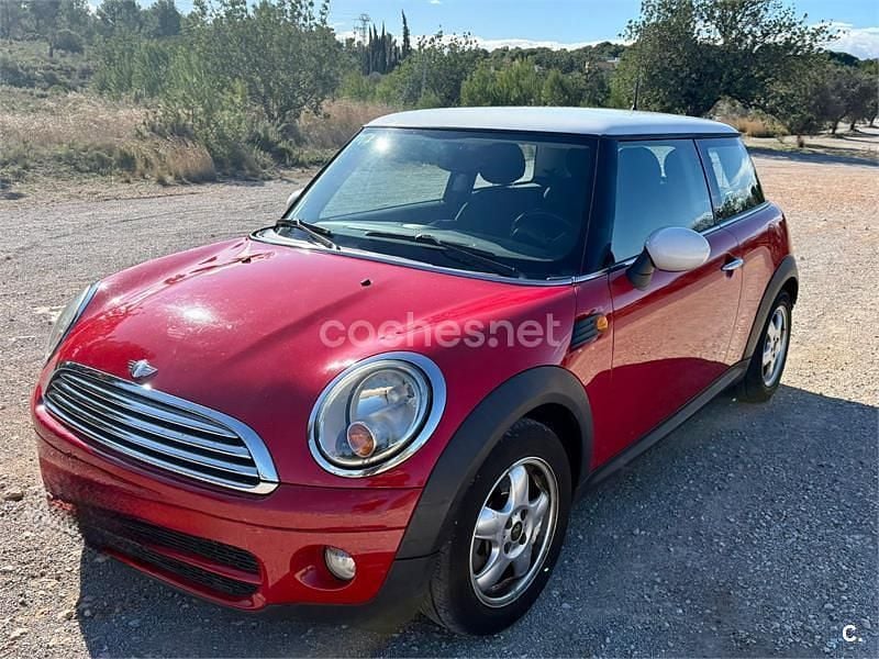 Usado Mini Cooper D 110 CV (80 kW) 2007 Rojo Utilitario