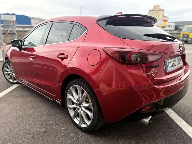 Usado Mazda 3 Luxury 150 CV (110 kW) 2017 Rojo Utilitario