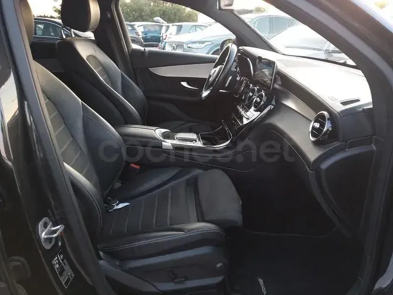 Usado Mercedes GLC300 245 CV (180 kW) 2021 Negro SUV