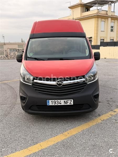 Usado Opel Vivaro 120 CV (88 kW) 2018 Rojo Monovolumen