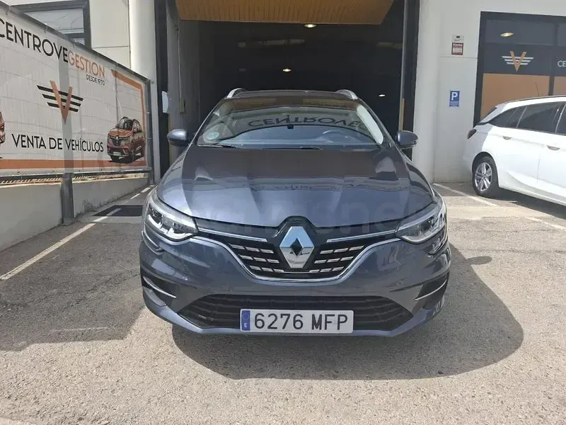 Usado Renault Mégane GrandTour Techno 140 CV (102 kW) 2023 Gris / plata Familiar