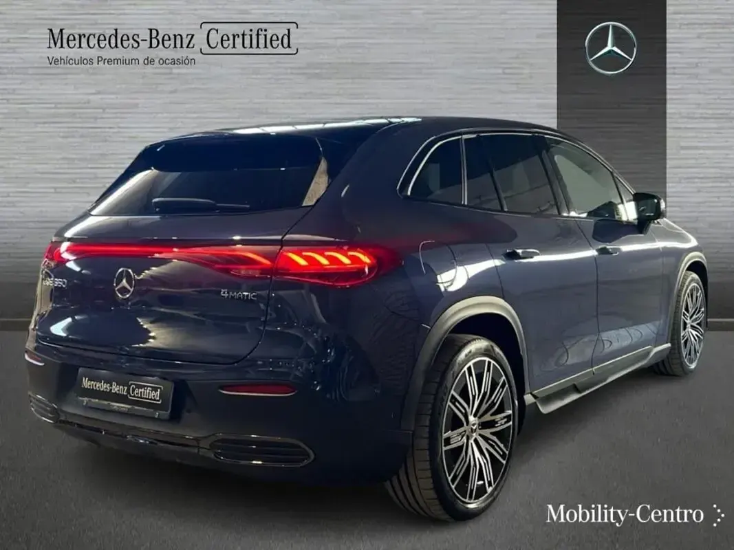 Usado Mercedes EQE350 214 kW (292 CV) 2024 Azul Berlina