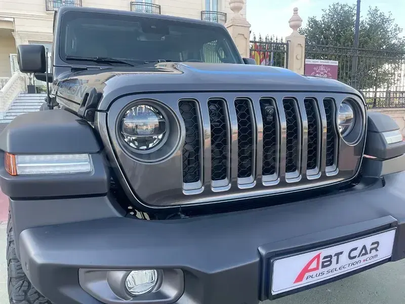 Usado Jeep Wrangler Rubicon 381 CV (280 kW) 2022 Gris / plata SUV