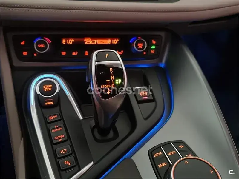 Usado BMW i8 374 CV (275 kW) 2019 Blanco Coupe