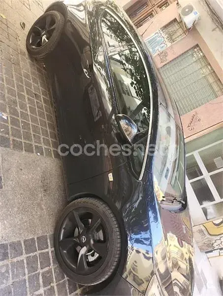 Usado Opel Astra GTC Sportive 140 CV (102 kW) 2015 Negro Berlina
