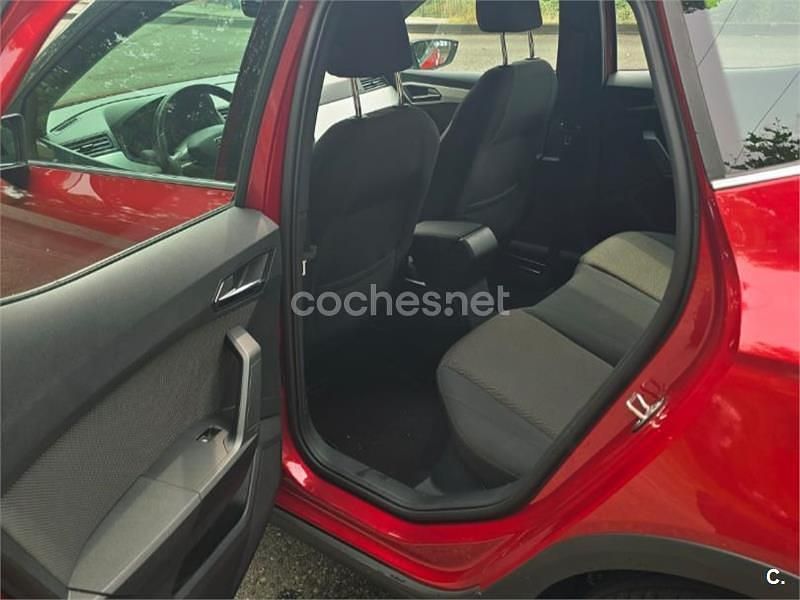 Usado Seat Arona Ecomotive 115 HP (84 kW) 2017 Vermelho SUV