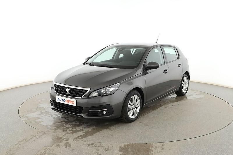 Usado Peugeot 308 Active 131 CV (96 kW) 2021 Gris Utilitario