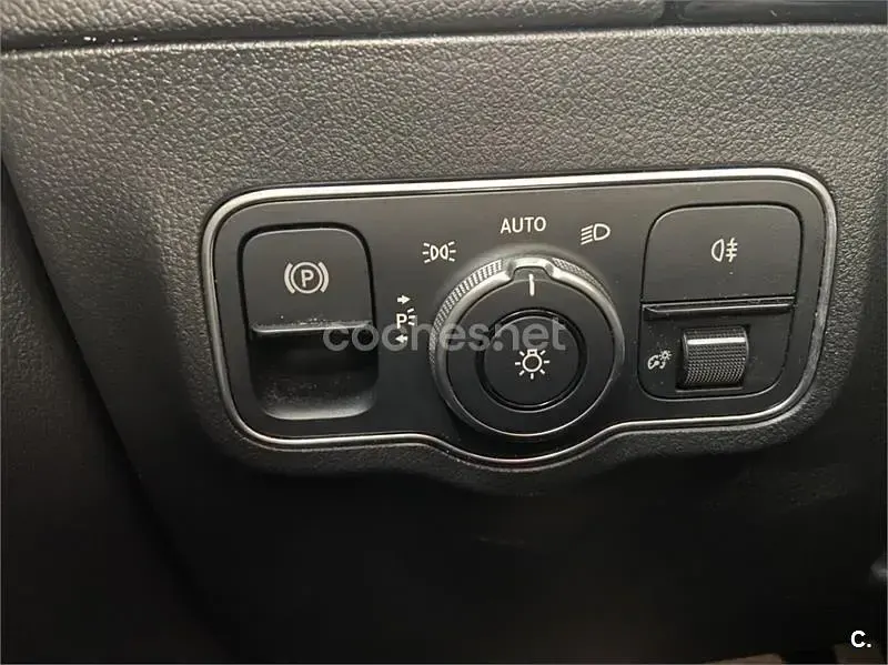 Usado Mercedes GLA200 150 CV (110 kW) 2021 Negro SUV