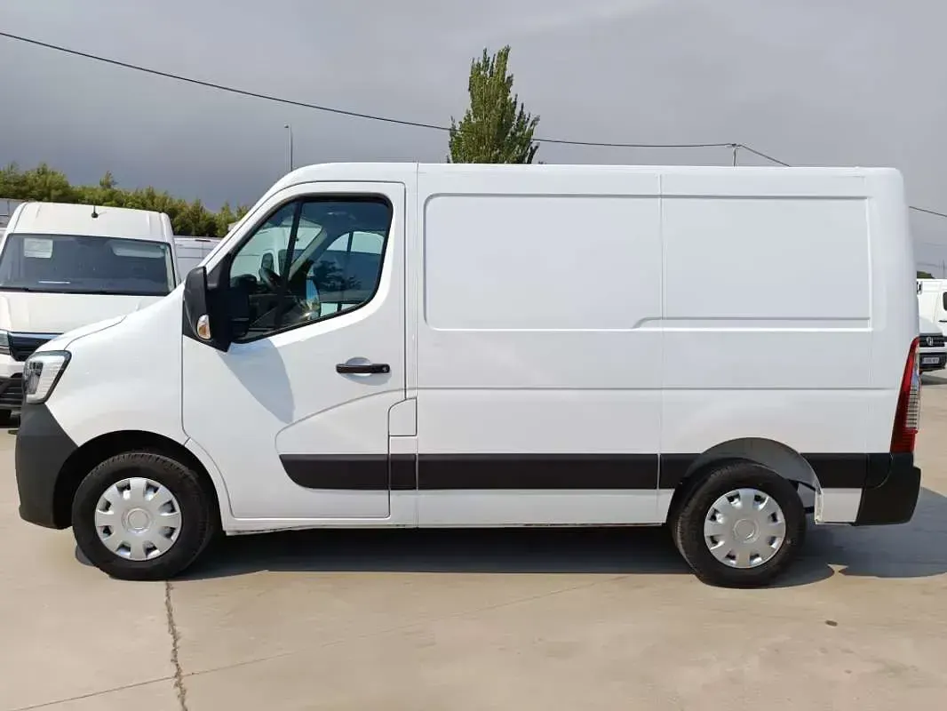 Usado Renault Master 135 CV (99 kW) 2023 Blanco Monovolumen