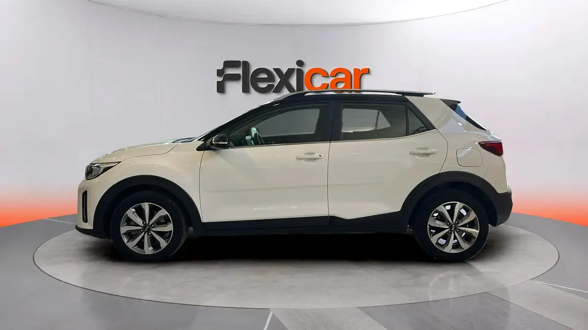 Usado Kia Stonic 101 CV (74 kW) 2021 Blanco SUV