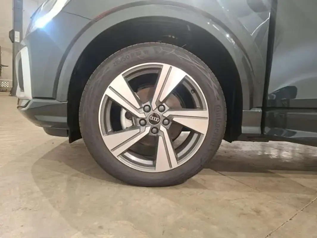 Usado Audi Q2 Sport 116 CV (85 kW) 2025 Gris SUV
