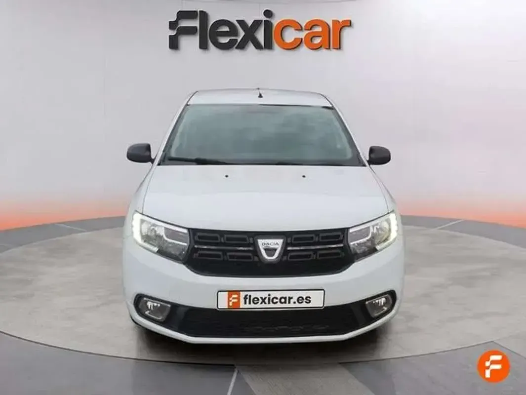 Usado Dacia Logan Ambiance 73 CV (53 kW) 2017 Blanco Utilitario