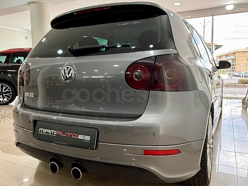 Usado VW Golf V R 250 CV (183 kW) 2007 Gris / plata Berlina