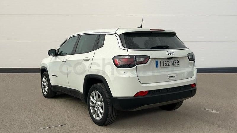 Usado Jeep Compass Altitude 130 CV (95 kW) 2025 Blanco SUV