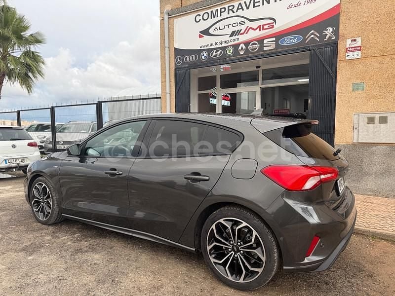 Usado Ford Focus ST-Line 150 CV (110 kW) 2019 Gris / plata Berlina