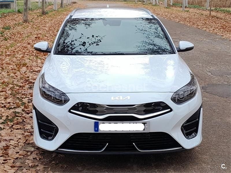 Usado Kia Ceed 141 CV (103 kW) 2023 Blanco Utilitario
