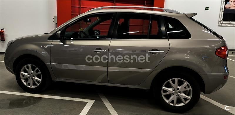 Usado Renault Koleos Dynamique 150 CV (110 kW) 2011 Beige SUV