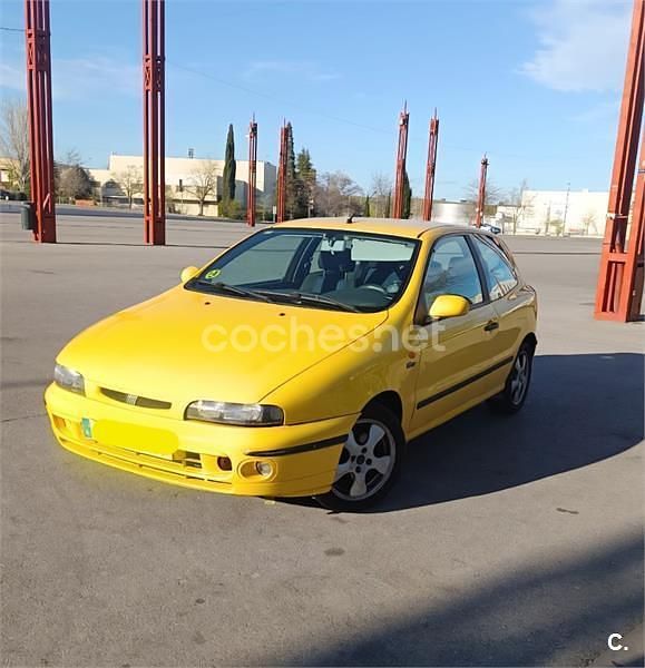 Usado Fiat Bravo 103 CV (75 kW) 2002 Amarillo Utilitario