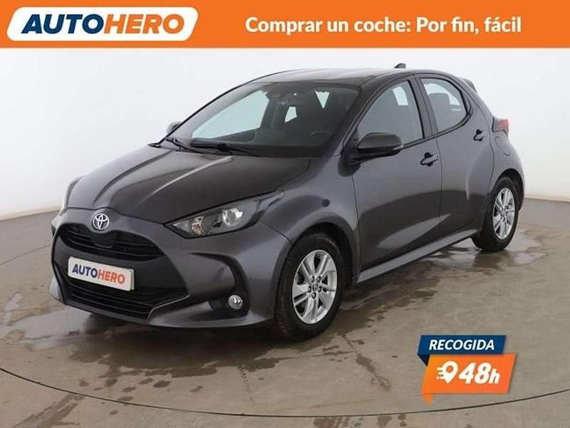 Gris Usado 2022 Toyota Yaris Edition Berlina | 16.856 € (Precio justo) - Imagen 1/3