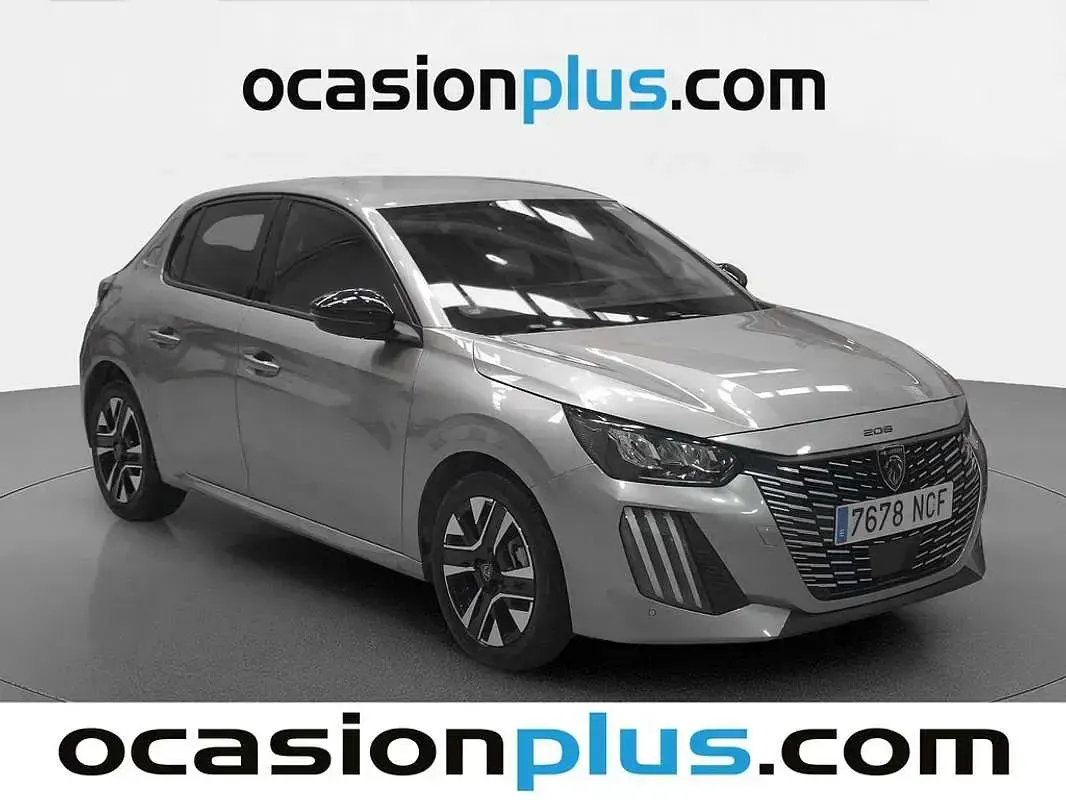 Usado Peugeot 208 Allure 102 CV (75 kW) 2025 Gris Utilitario