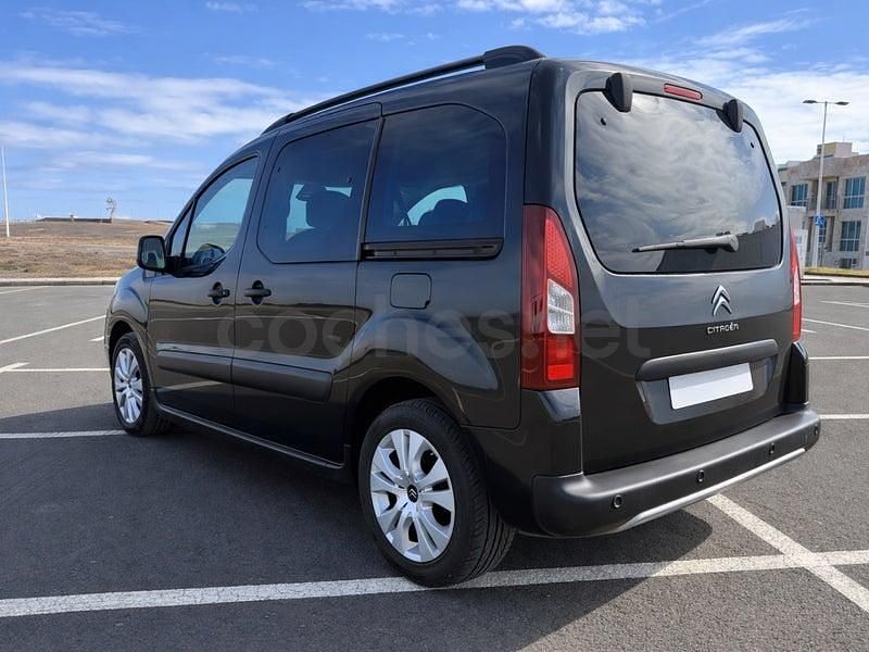 Usado Citroën Berlingo XTR 100 CV (73 kW) 2016 Negro Monovolumen