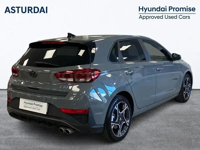 Usado Hyundai i30 N Line 120 CV (88 kW) 2022 Gris / plata Berlina