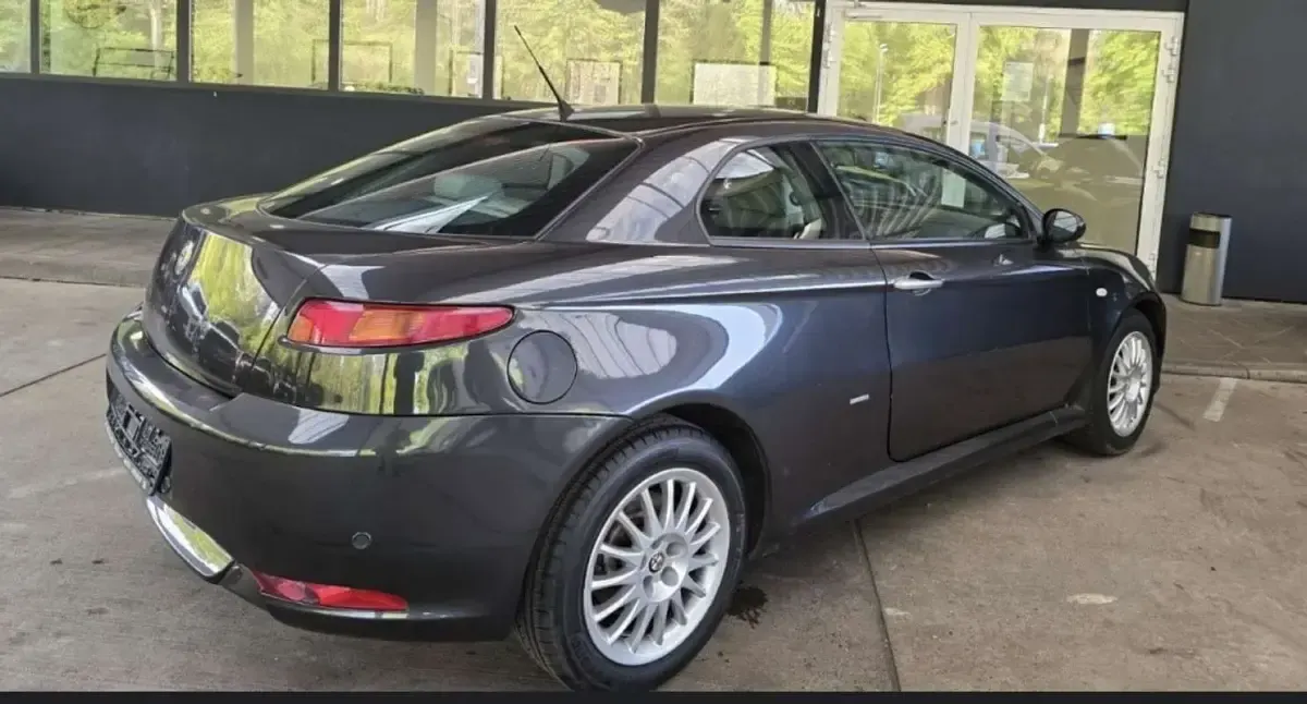 Usado Alfa Romeo GT Distinctive 150 CV (110 kW) 2006 Negro Coupe