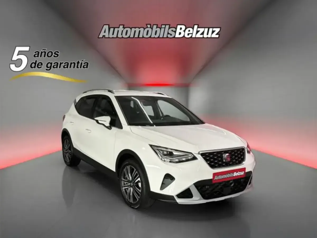 Usado Seat Arona Xperience 110 CV (80 kW) 2023 Blanco SUV