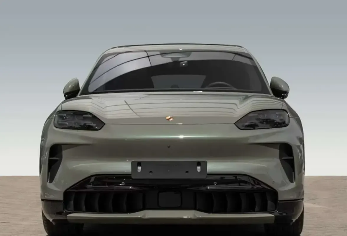 Nuevo Porsche Cayenne Electric 325 kW (442 CV) 2026 Verde SUV