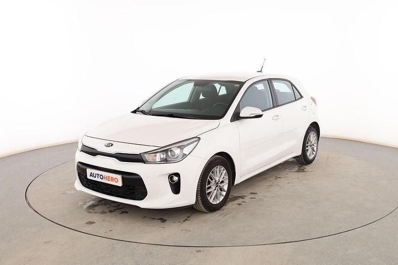 Käytetty Kia Rio 100 HP (73 kW) 2018 Valkoinen Sedan