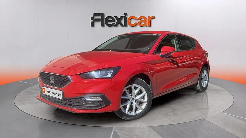 Käytetty Seat Leon Style 110 HP (80 kW) 2021 Punainen Sedan