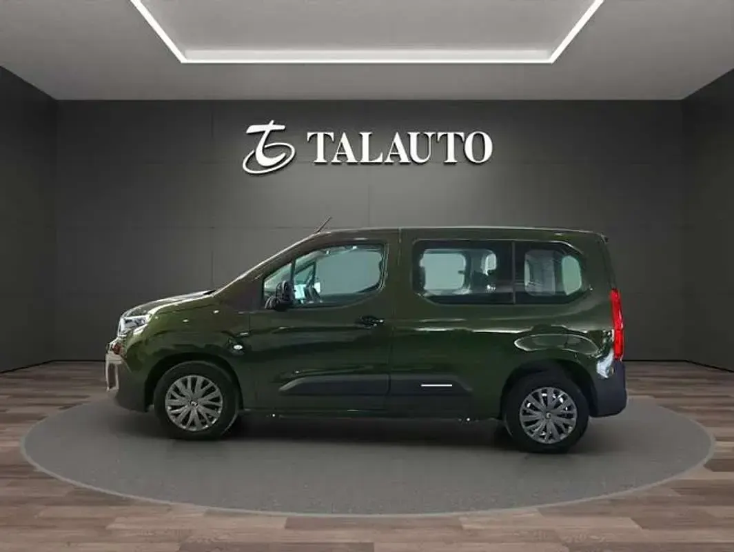 Usado Citroën Berlingo 102 CV (75 kW) 2025 Verde Monovolumen