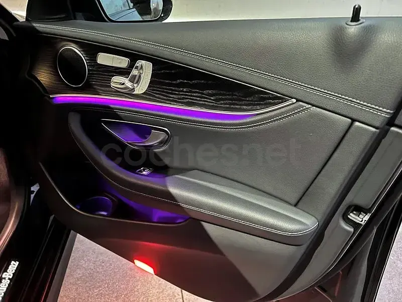 Usado Mercedes E300 306 CV (225 kW) 2020 Gris / plata Familiar