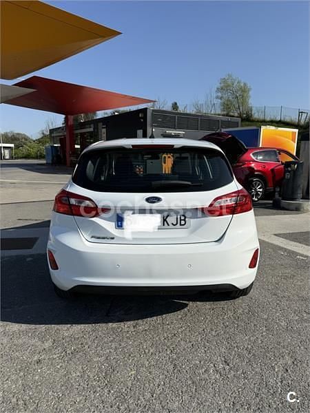 Usado Ford Fiesta Trend 85 CV (62 kW) 2019 Blanco Utilitario