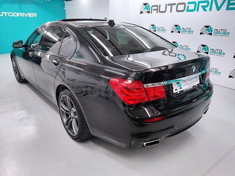 Usado BMW 740 M Sport 306 HP (225 kW) 2012 Preto Sedan