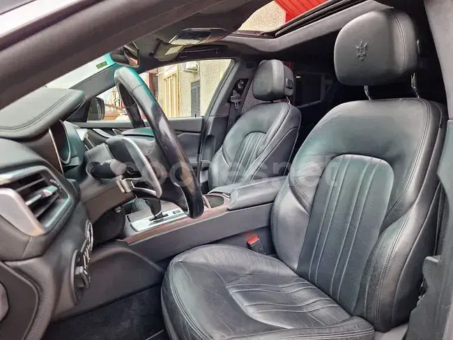 Usado Maserati Ghibli 275 CV (202 kW) 2014 Azul Berlina
