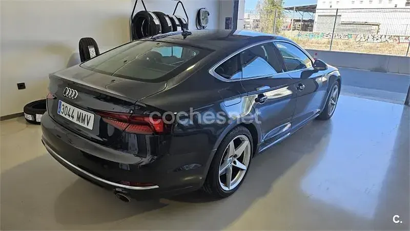 Usado Audi A5 Sportback 150 CV (110 kW) 2019 Gris / plata Utilitario