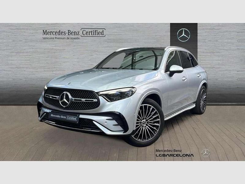 Plateado Usado 2023 Mercedes 220 AMG line Berlina | 60.900 € - Imagen 1/4