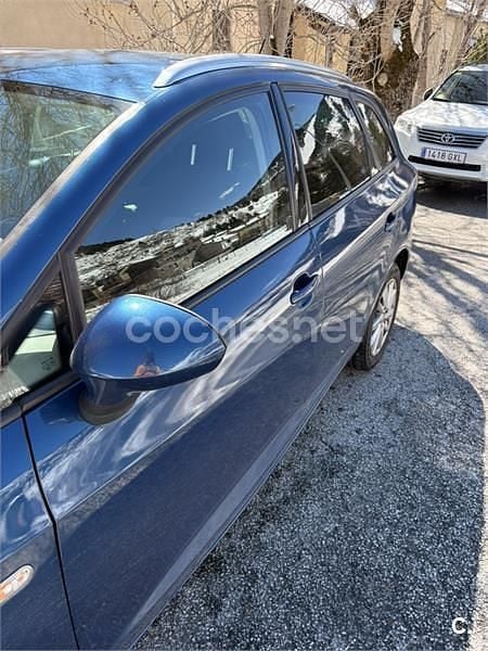 Usado Seat Ibiza ST Reference 90 CV (66 kW) 2014 Azul Familiar