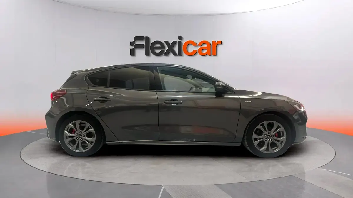 Usado Ford Focus ST-Line 125 CV (91 kW) 2022 Gris Berlina