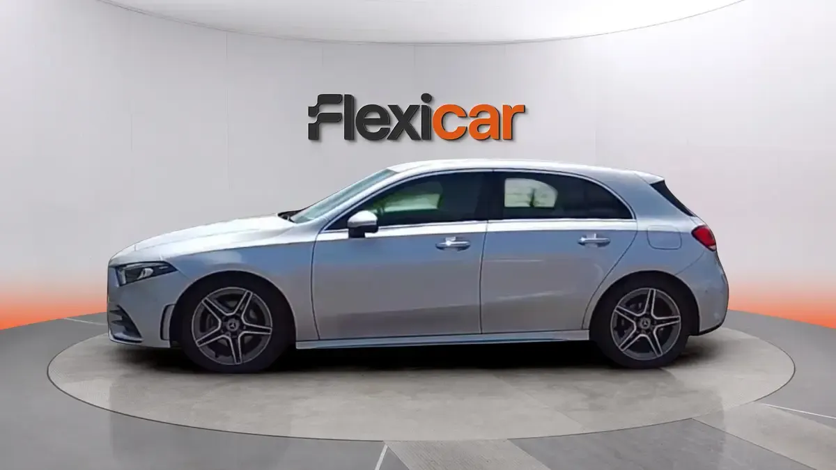 Usado Mercedes A180 136 CV (100 kW) 2019 Gris Berlina