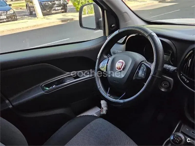 Usado Fiat Doblò Lounge 120 CV (88 kW) 2019 Blanco Monovolumen