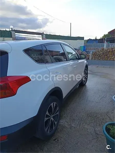 Usado Toyota RAV4 Advance 124 CV (91 kW) 2015 Blanco SUV