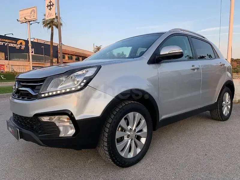 Usado SsangYong Korando 178 CV (130 kW) 2017 Gris / plata SUV