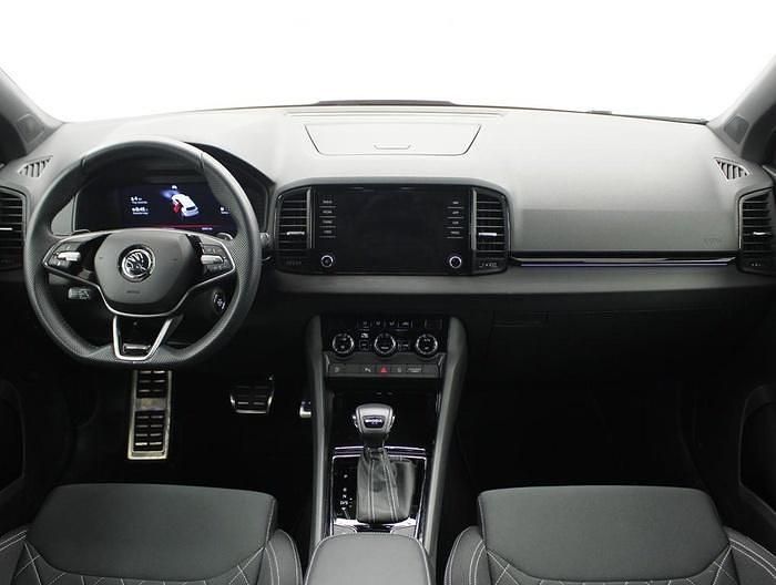 Usado Skoda Karoq SportLine 150 CV (110 kW) 2024 Rojo SUV