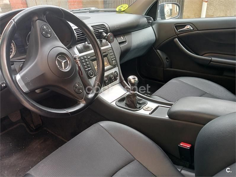 Usado Mercedes CLC220 150 CV (110 kW) 2010 Gris / plata Utilitario